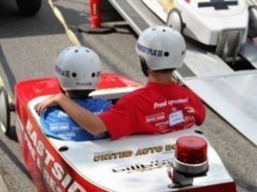 Gravity Cars Race two-seaters-race-car