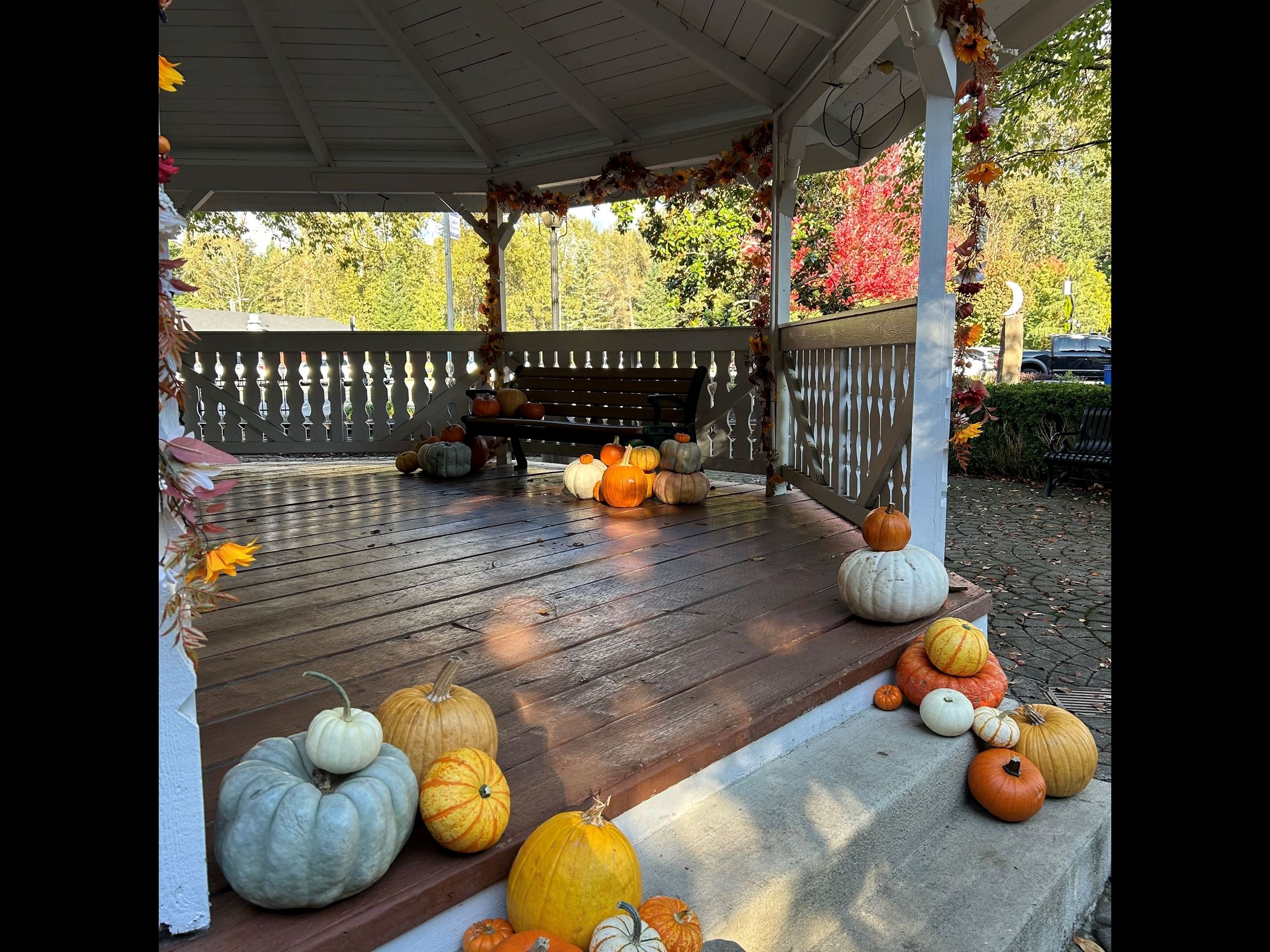 Halloween photo opp in gazebo